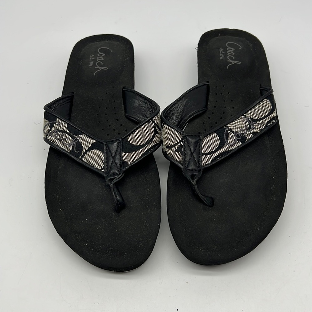 Coach Flip Flop Sandales with Signature C Design ( Jencey )  size 6